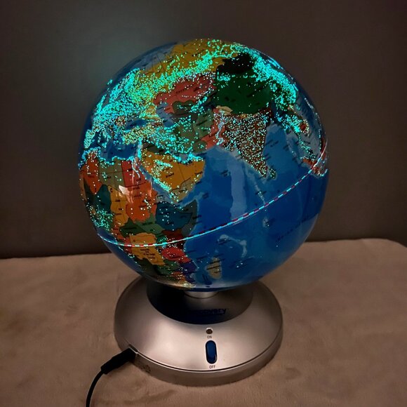 Discovery Mindblown Globe LED Light Illuminated in Box Spins Power Cord - Picture 7 of 11